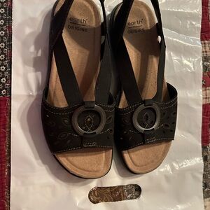 Earth Origins NWOT Black Sandals
